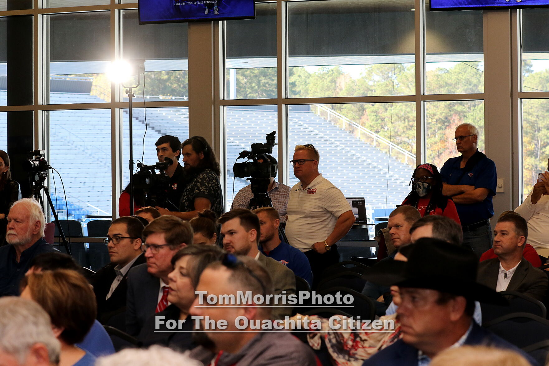 043-20211201-SonnyCumbiePresser.jpg